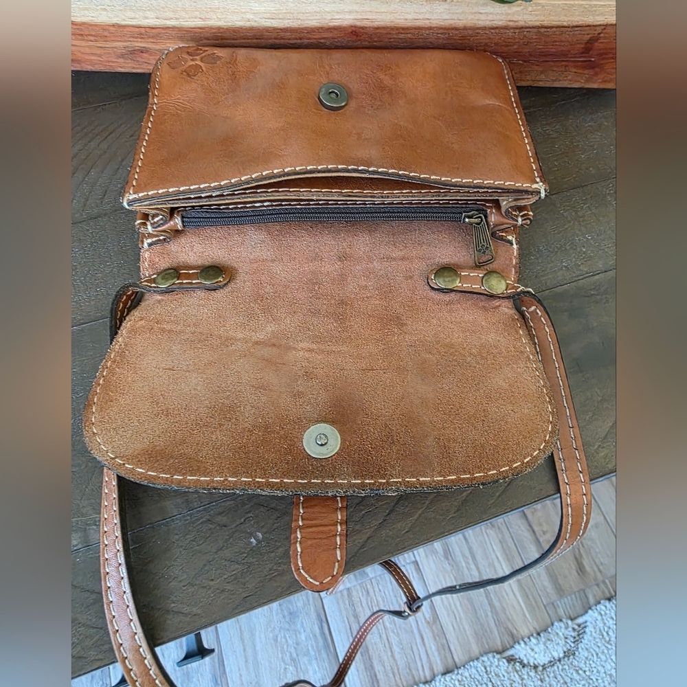 Patricia Nash Torrie Crossbody In Signature Map Print - Picture 7 of 9